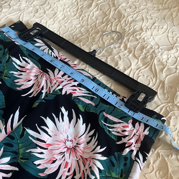 Karen Kane Pants - Picture 3 of 9